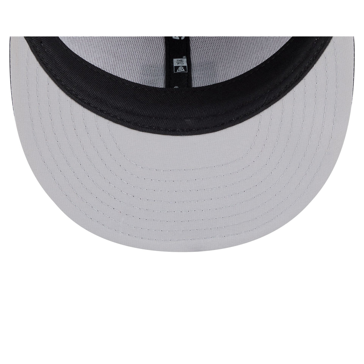 Cincinnati Reds 2026 Clubhouse Black & White 59FIFTY Fitted Hat