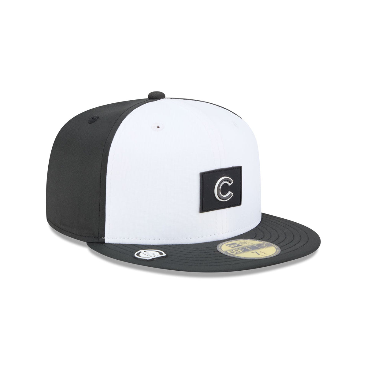Chicago Cubs 2026 Clubhouse Black & White 59FIFTY Fitted Hat