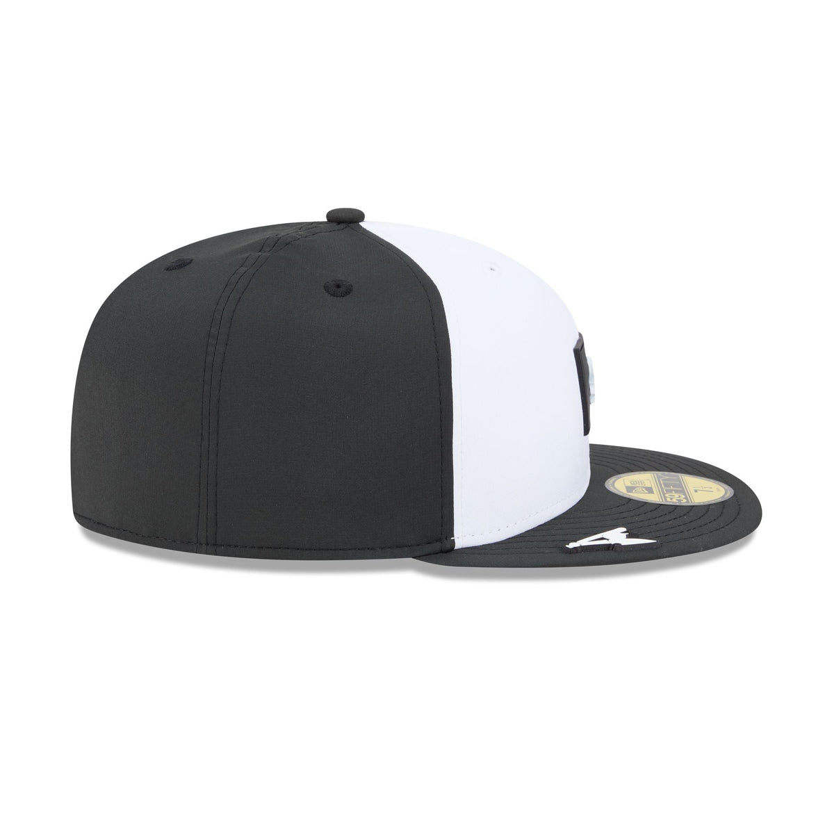 Chicago White Sox 2026 Clubhouse Black & White 59FIFTY Fitted Hat