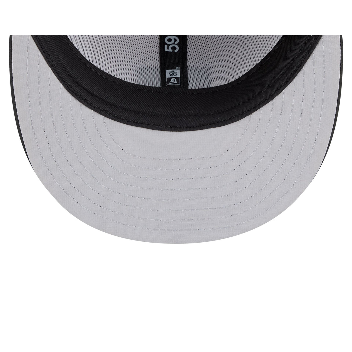 Chicago White Sox 2026 Clubhouse Black & White 59FIFTY Fitted Hat