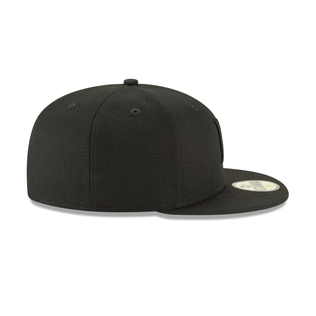 Kansas City Royals Blackout Basic 59FIFTY Fitted Hat